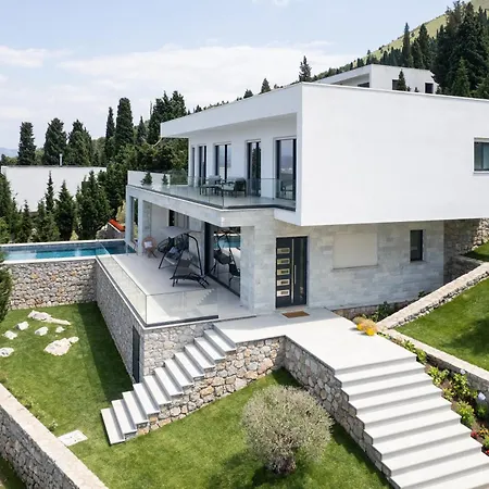 The Luxury Široka