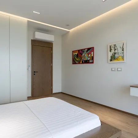 The Luxury By Pikhost Villa