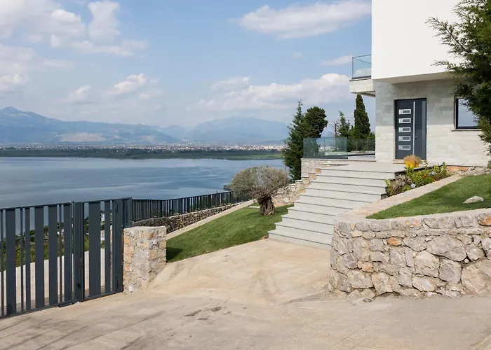 The Luxury By Pikhost Villa