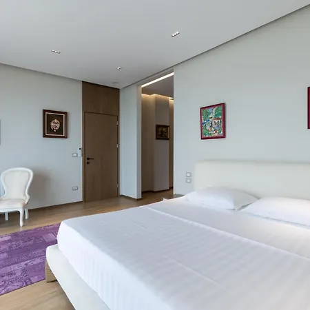 The Luxury By Pikhost *