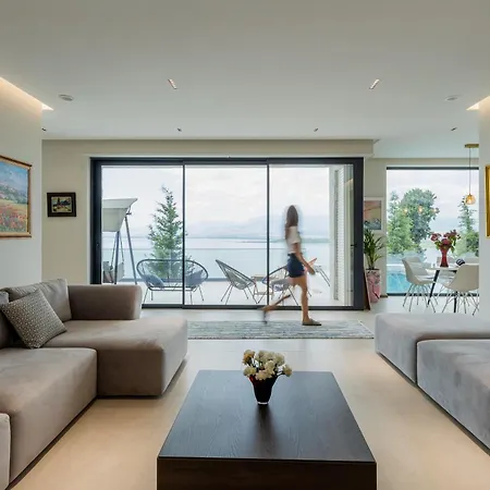 The Luxury By Pikhost