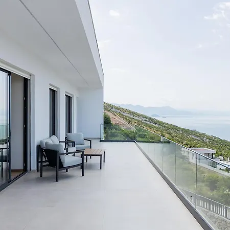 빌라 The Luxury By Pikhost Široka