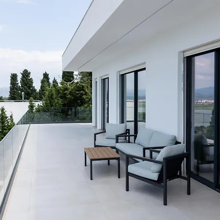 The Luxury * Shirokë