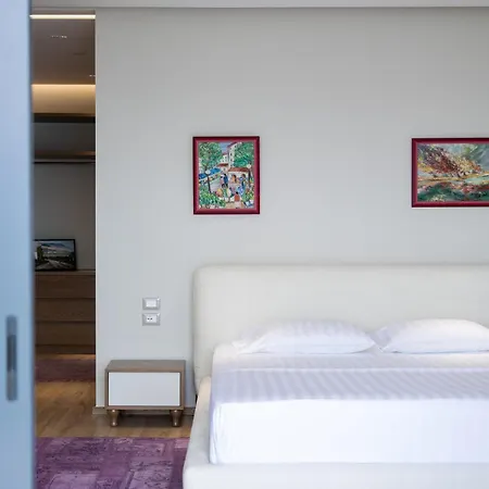 빌라 The Luxury By Pikhost Široka