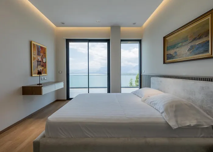 The Luxury By Pikhost Villa