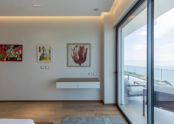 The Luxury By Pikhost Shirokë