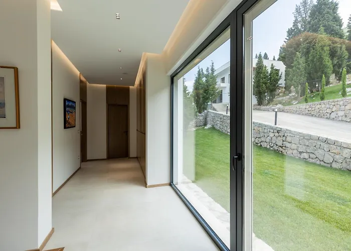 The Luxury By Pikhost