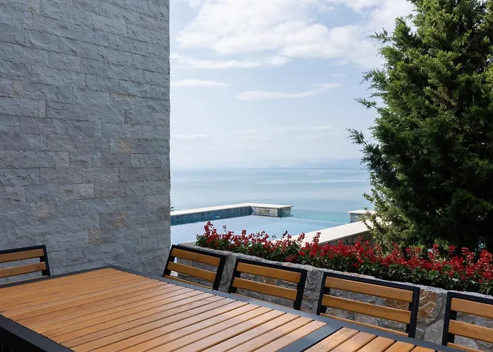 Villa The Luxury By Pikhost Shirokë