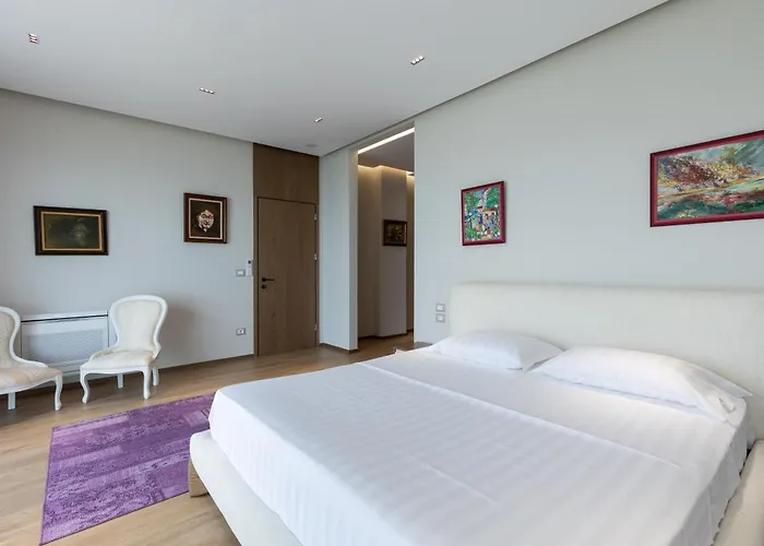 The Luxury By Pikhost *