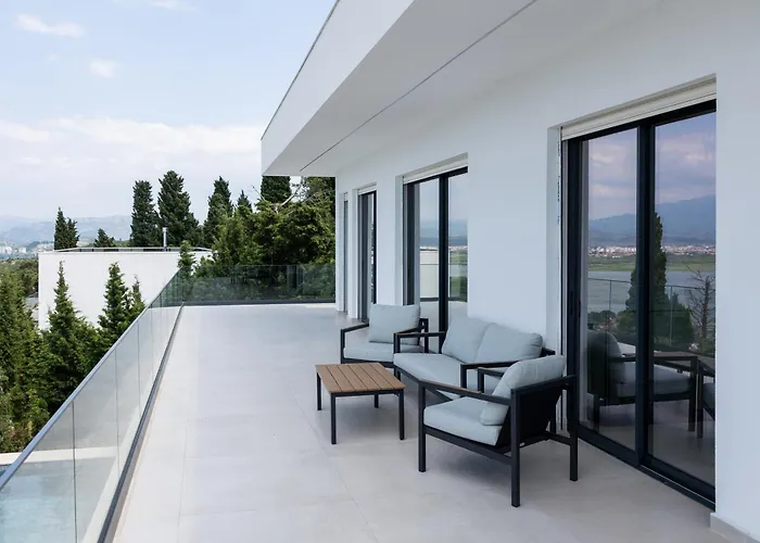 The Luxury By Pikhost * Shirokë