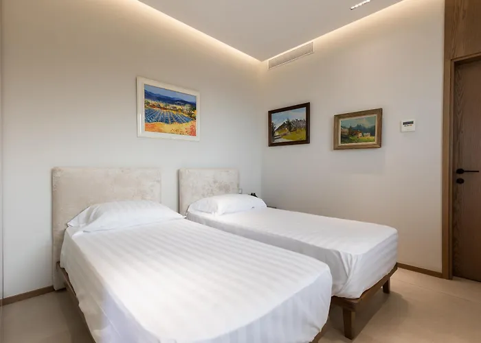 The Luxury By Pikhost Villa *