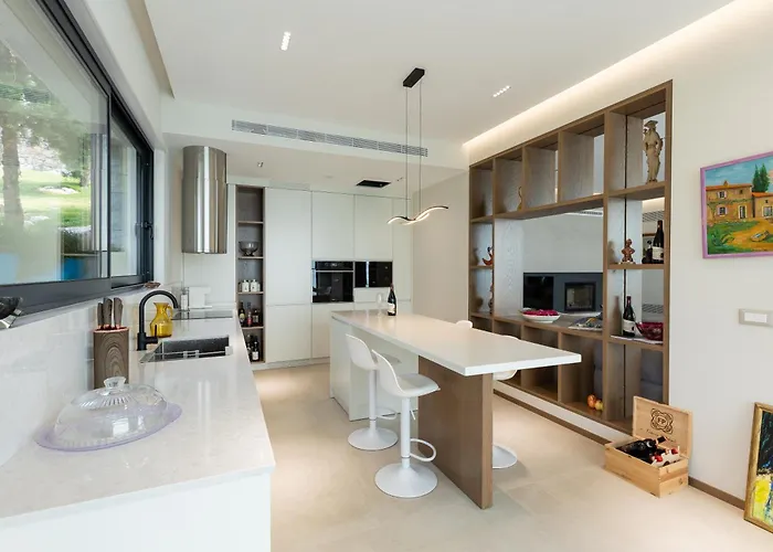 The Luxury By Pikhost Villa *