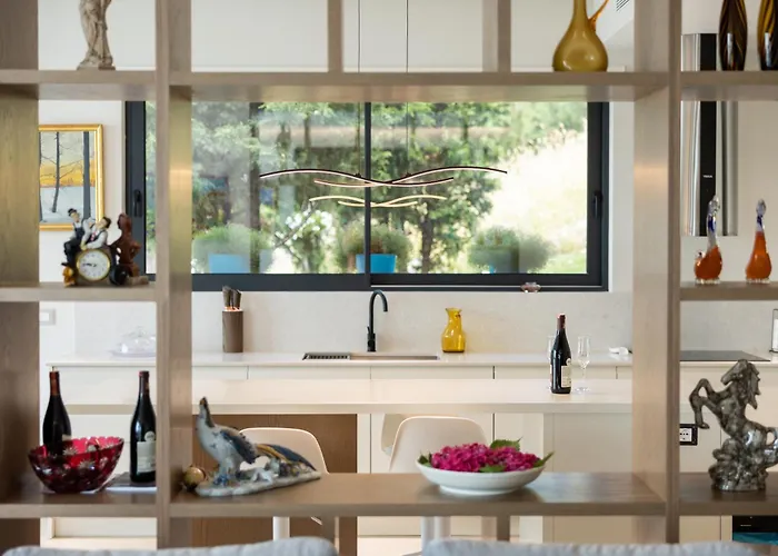 The Luxury By Pikhost