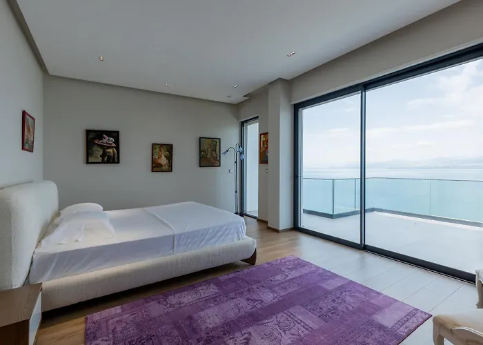 The Luxury By Pikhost